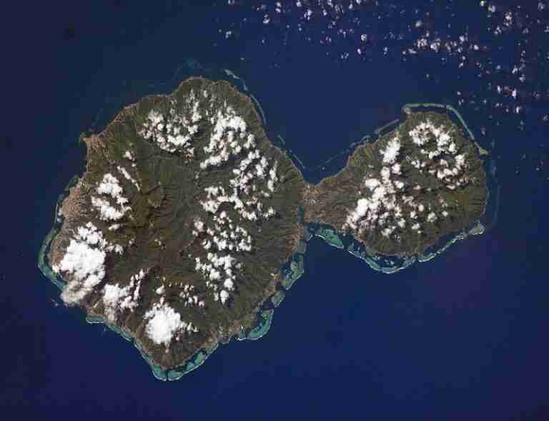 The Islands of Tahiti is Another Best Summer Travel Destinations in world